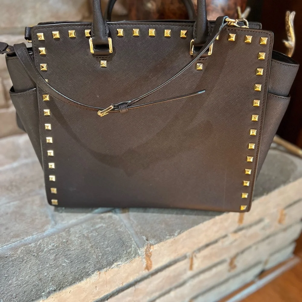 EUC~Michael Kors Selma North South Large Stud Satchel Coffee Brown Handbag.